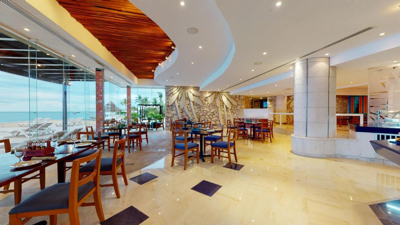 Grand Park Royal Cozumel Hotel Eksteriør billede The restaurant at the hotel