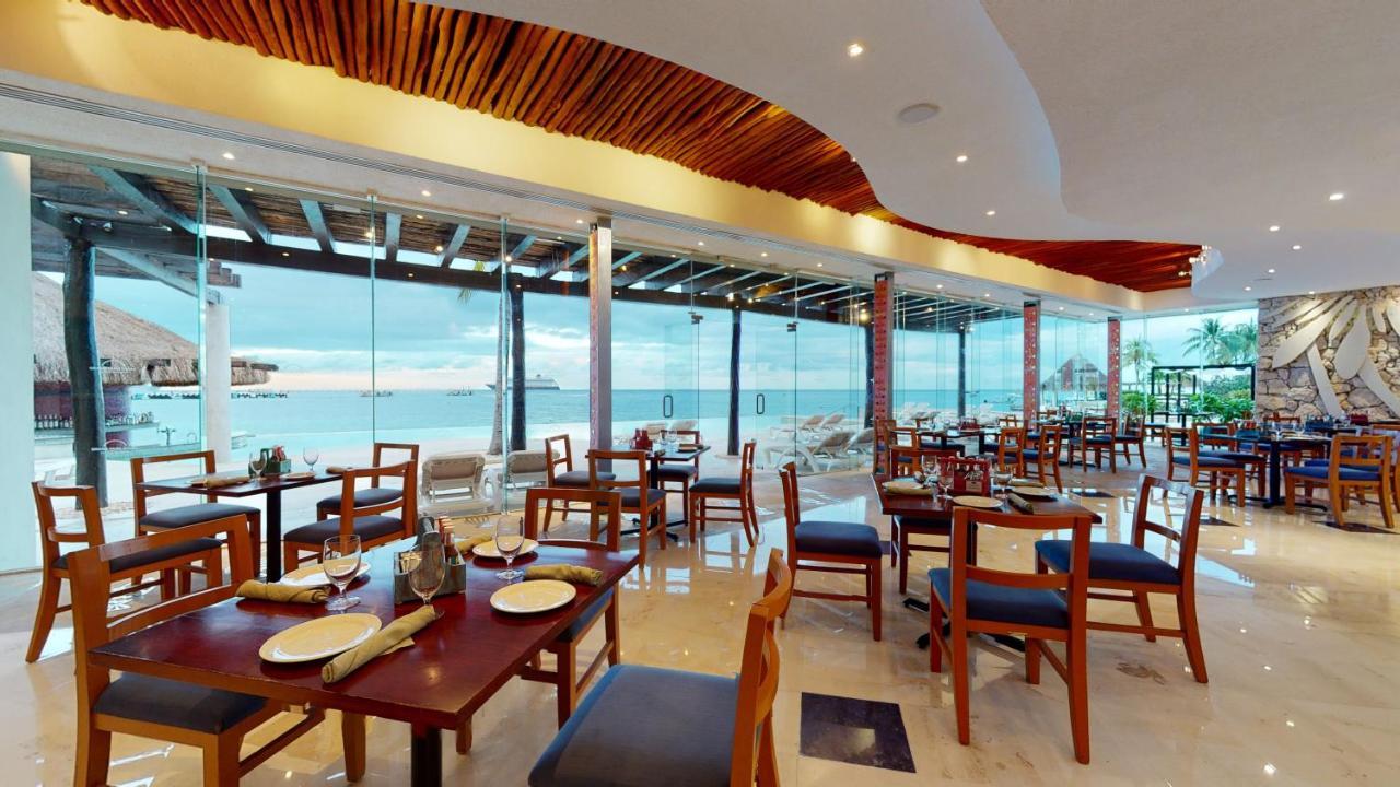Grand Park Royal Cozumel Hotel Eksteriør billede Restaurant at the hotel